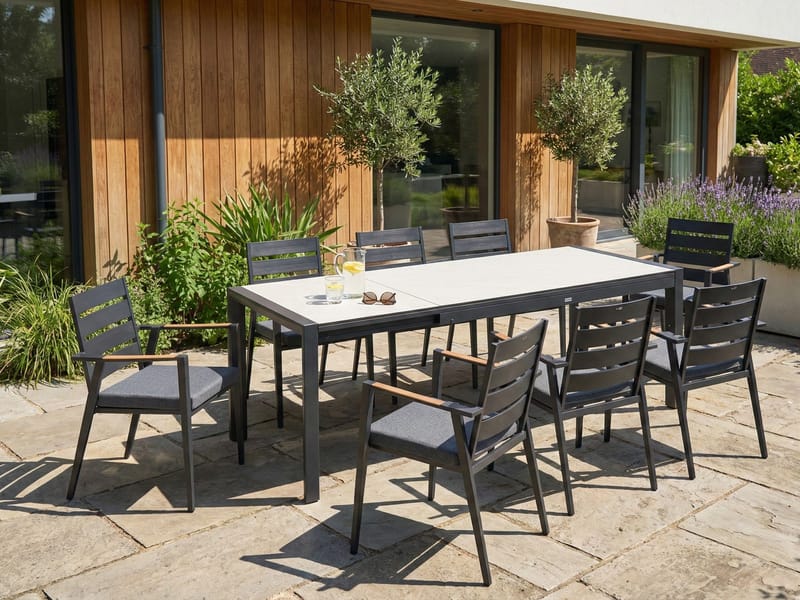 Utdragbart Matbord utomhus Binasco 160/220 cm - Beige/Svart - Utemöbler - Trädgårdsbord & Utebord - Matbord ute