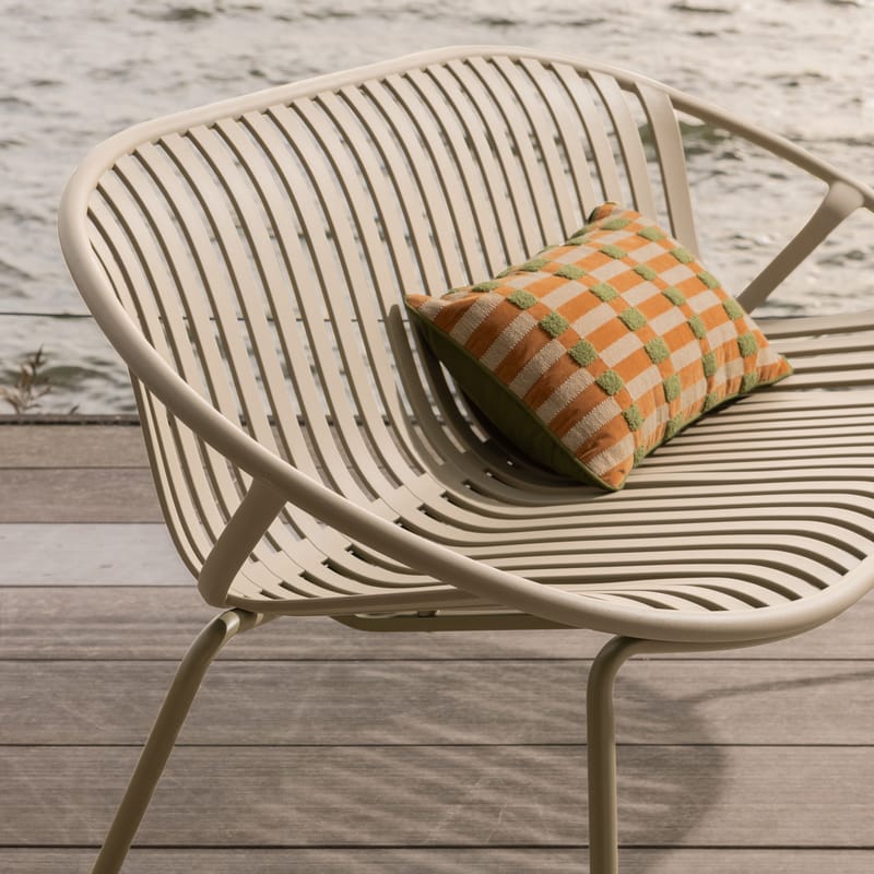 Bänk Bruce 134 cm Utomhus - Sand - Utemöbler - Utesoffor & bänkar - Trädgårdssoffa