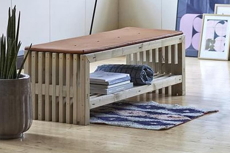 PLUS Rustik trallBänk Utomhus Design 138x49x45cm m/hylla - Furu|Gran - Utemöbler - Utesoffor & bänkar - Trädgårdsbänkar