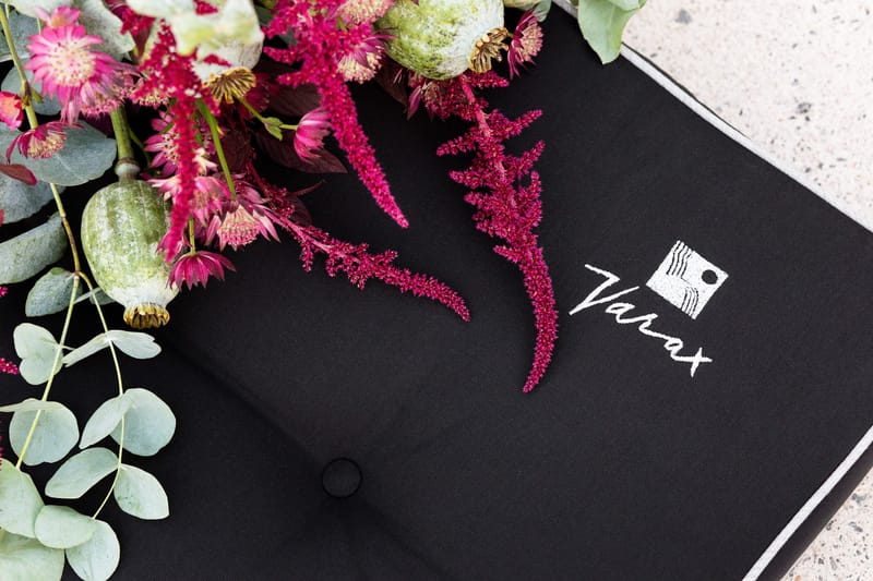 Suvi 71B-1 3-sits Hammock Grå/Svart - Varax - Utemöbler - Utesoffor & bänkar - Hammock - Hammockställning