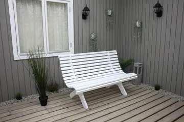 Norvald Trädgårdsbänk 140 cm - Vit - Utemöbler - Utesoffor & bänkar - Trädgårdssoffa