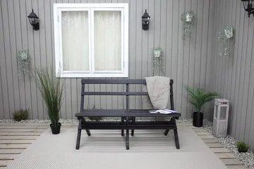 Larios Utebänk 130 cm - Svart - Utemöbler - Utesoffor & bänkar - Trädgårdssoffa