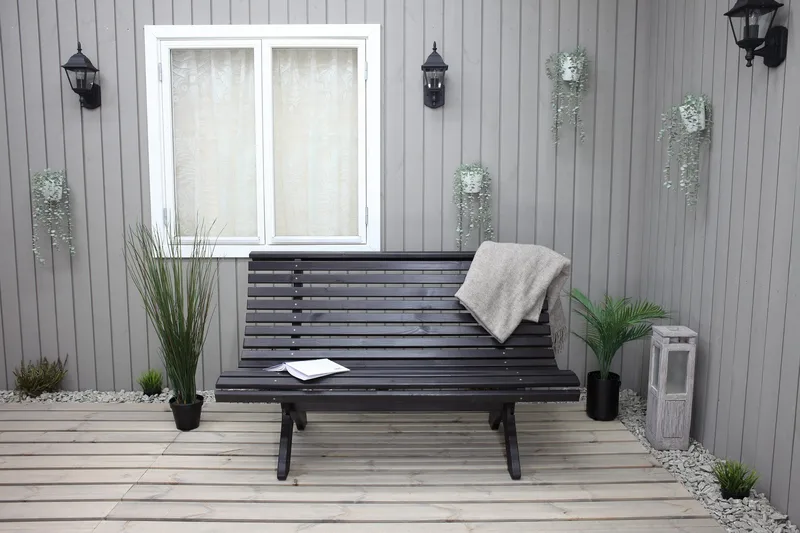 Norvald Bänk Utomhus - Kaffesvart - Utemöbler - Utesoffor & bänkar - Trädgårdssoffa