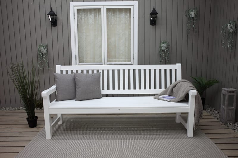 Rimforsa Trädgårdssoffa - Vitlaserad Furu - Utemöbler - Utesoffor & bänkar - Trädgårdssoffa