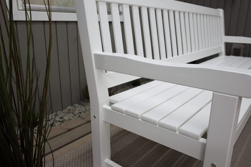 Rimforsa Trädgårdssoffa - Vitlaserad Furu - Utemöbler - Utesoffor & bänkar - Trädgårdssoffa