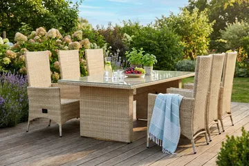 Jenny Fällbar fåtölj utomhus - Matstol ute i konstrotting - Beige - Utemöbler - Utestolar & fåtöljer - Utefåtöljer & loungefåtöljer