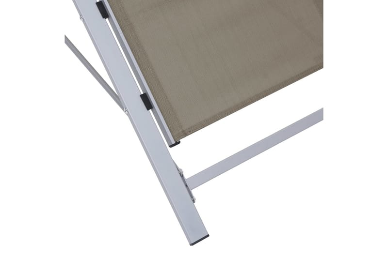 Solsängar 2 st med bord aluminium taupe - Brun - Utemöbler - Utestolar & fåtöljer - Solsängar & solvagnar