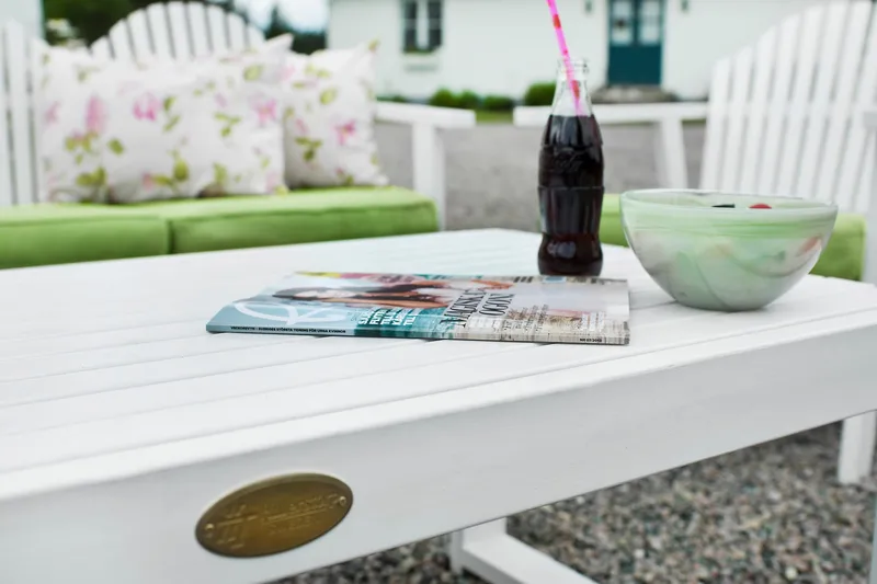 Hillerstorp BULLERÖ Utefåtölj LÅG RYGG VIT FURU - vitlaserad furu - Utemöbler - Utestolar & fåtöljer - Utefåtöljer & loungefåtöljer