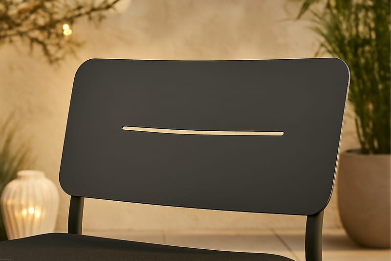 Lina Loungestol Utomhus med Dyna Svart - Venture Home - Utemöbler - Utestolar & fåtöljer - Utefåtöljer & loungefåtöljer